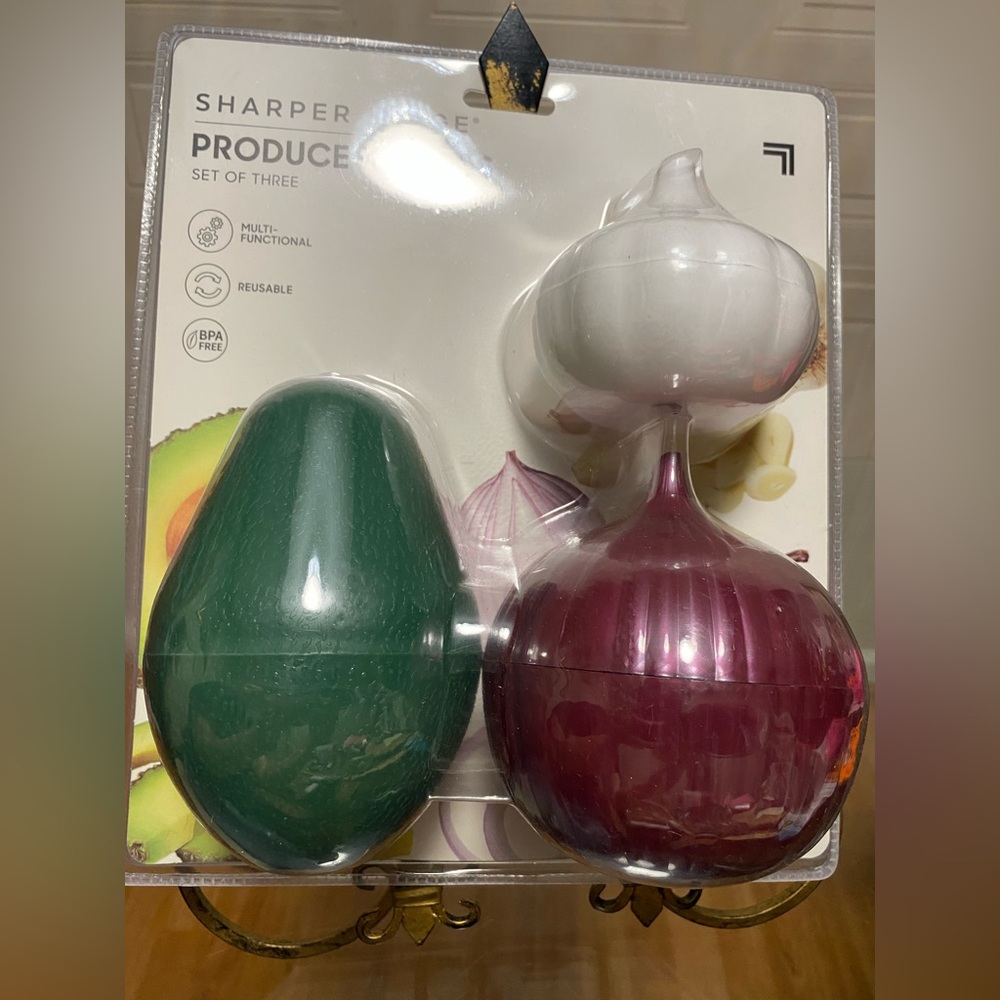 New Sharper Image Produce Keepers Set Of 3 Avocado Onion Garlic Shapes
